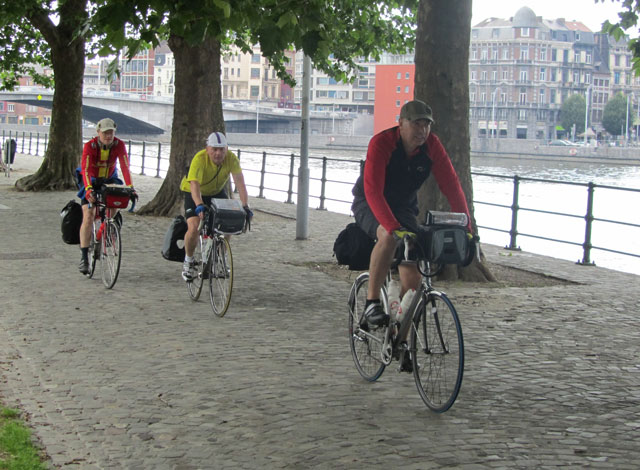 Riverside path, Liège