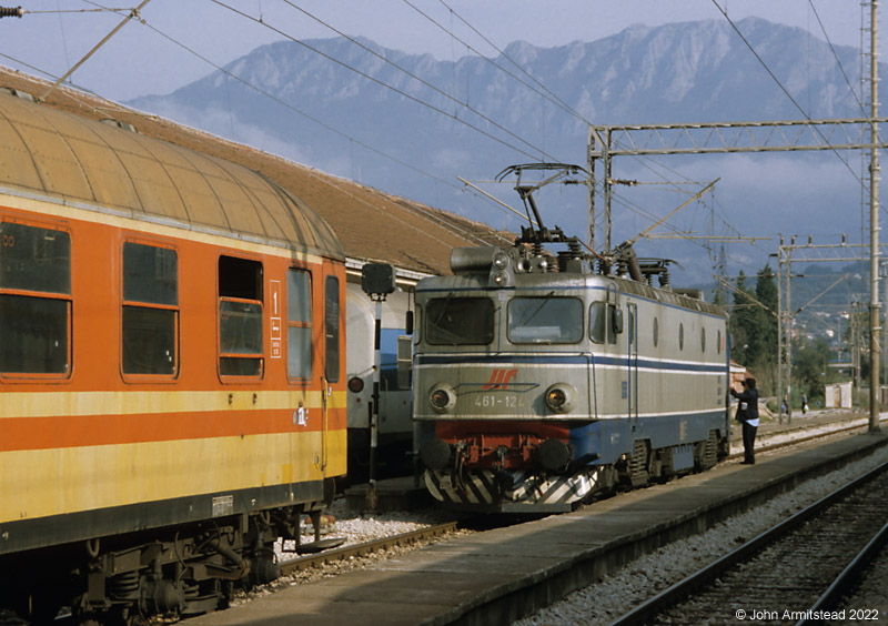 Class 461 at Bar