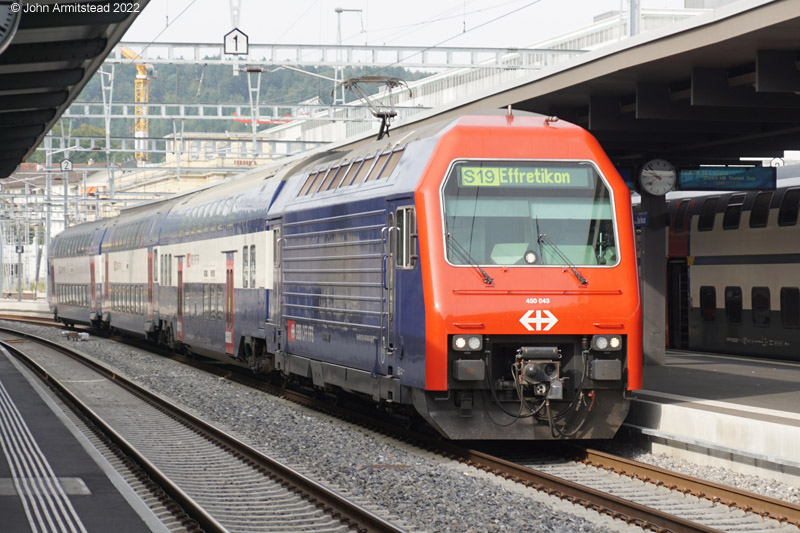 Class 450 at Oerlikon