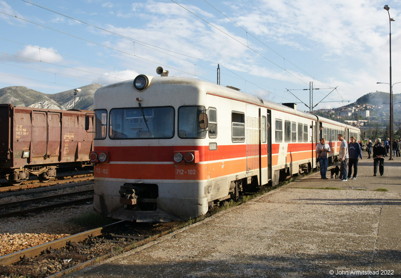MZ Class 712 at Veles