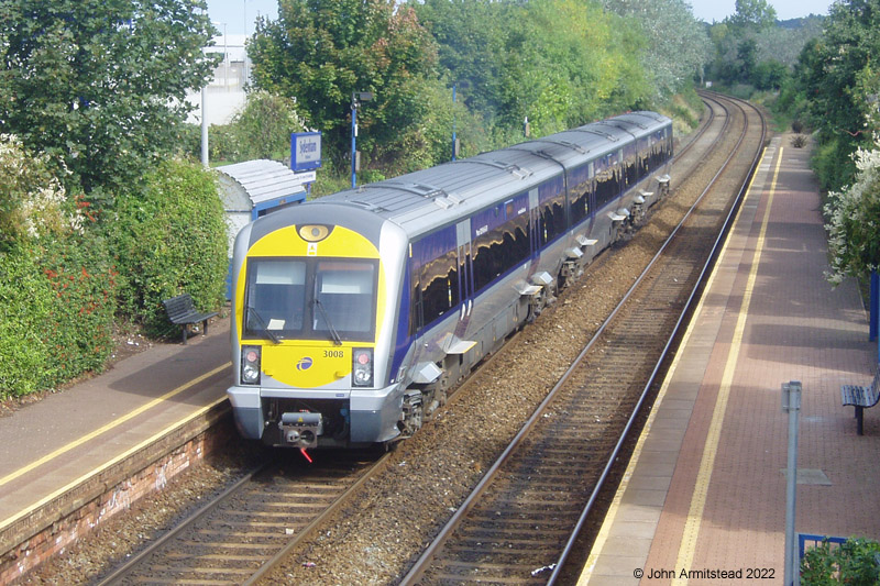 Class 300 DMU at Sydenham