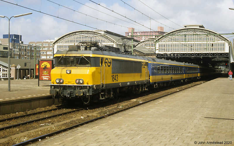 NS Class 1600 at Den Haag