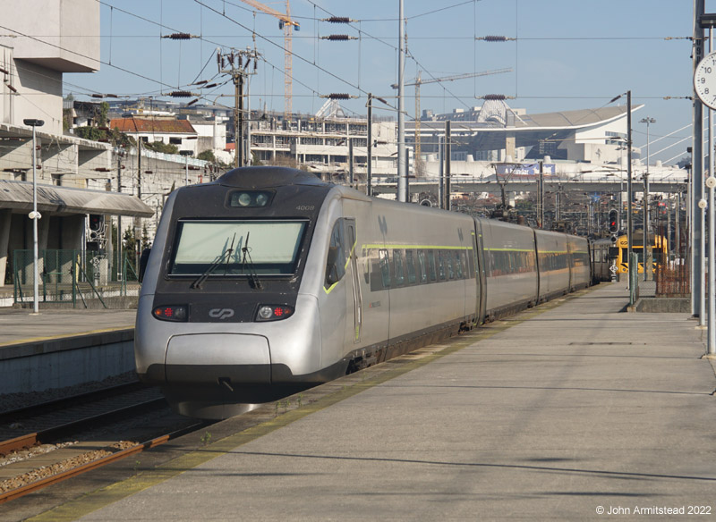 Alfa Pendular at Porto C