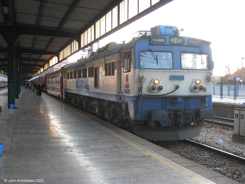 TCDD Class E43000 at Istanbul Haydarpasa