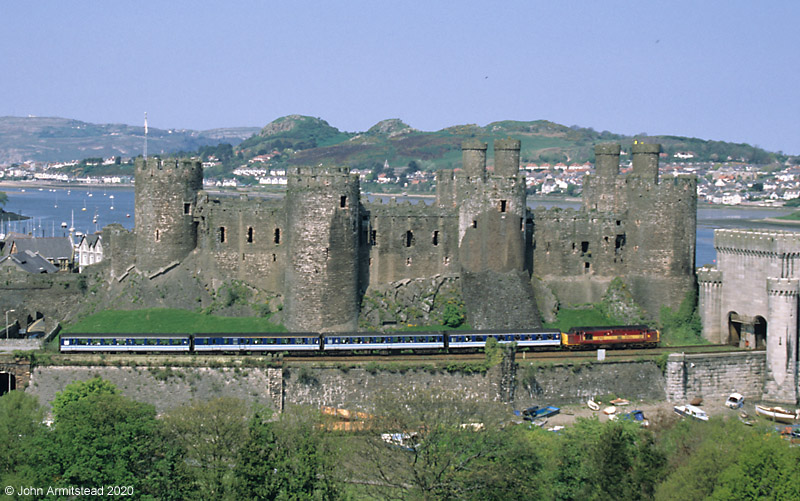 Class 37 at Conwy