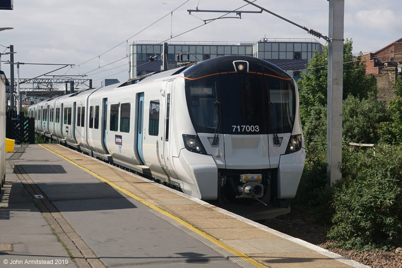 Great Northern Class 717 at Finsbury Park