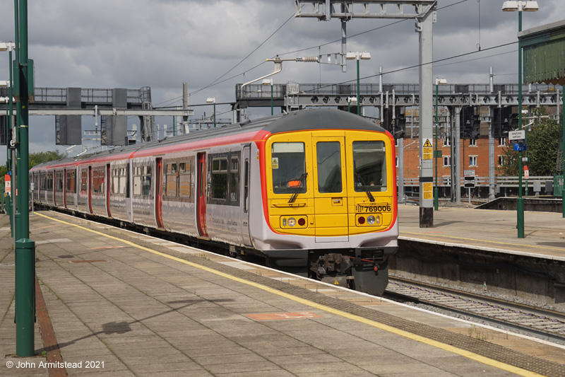 TfW Class 769 at Cardiff