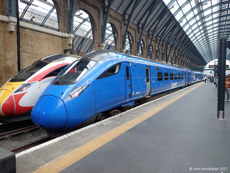 Lumo Class 803 at King's Cross