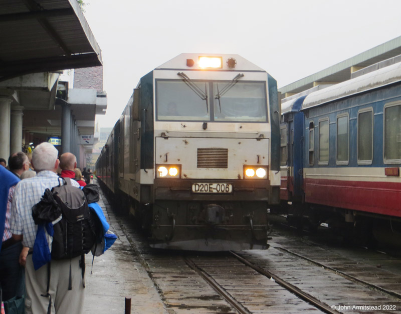 Sai Gon to Ha Noi train