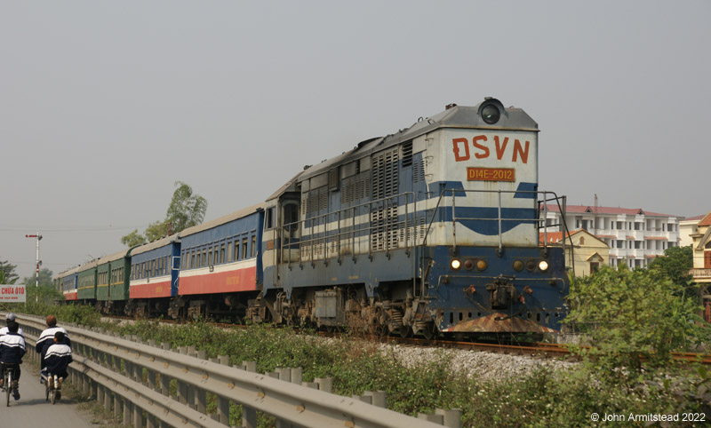 Ha Noi to Ha Long train