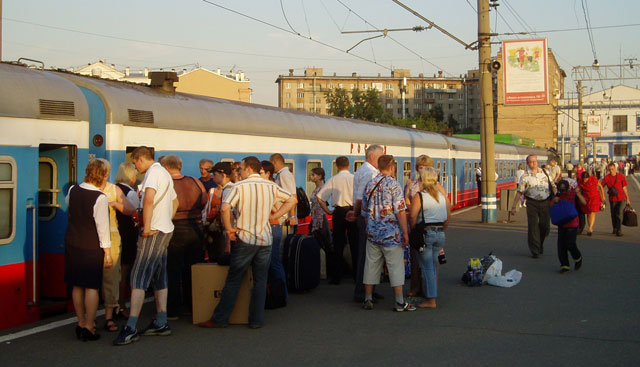 The "Rossiya" at Yaroslavkiy station in Moscow, before leaving on its ...